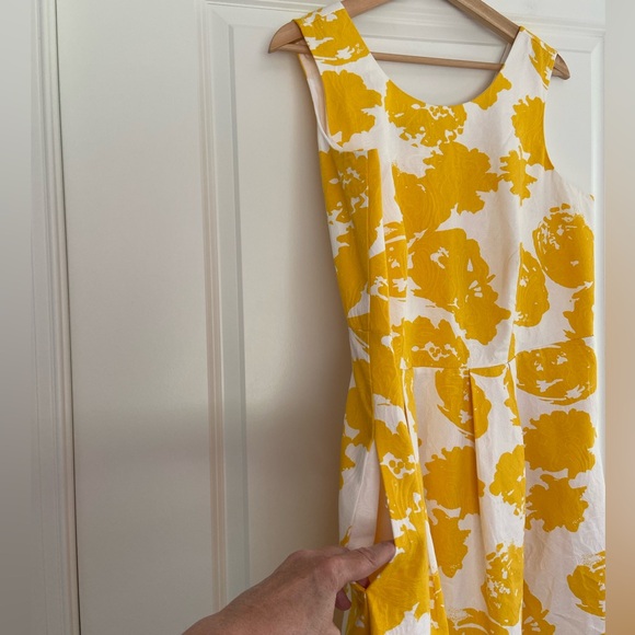 Talbots Yellow Floral Rose Print Dress Jacquard Pleated 100% Cotton Size 14WP - Picture 8 of 16